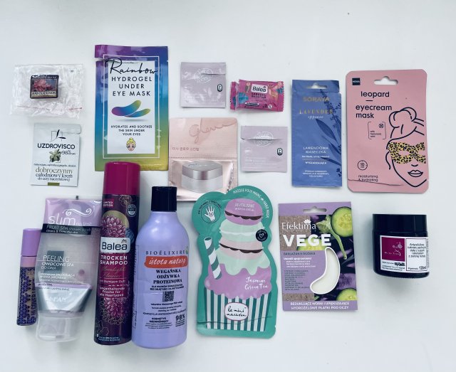 akcja denkowanie! grudzień - kosmetyki w świątecznych opakowaniach i świątecznych kolorach 🎄❄️⛄🎀🎁🎅