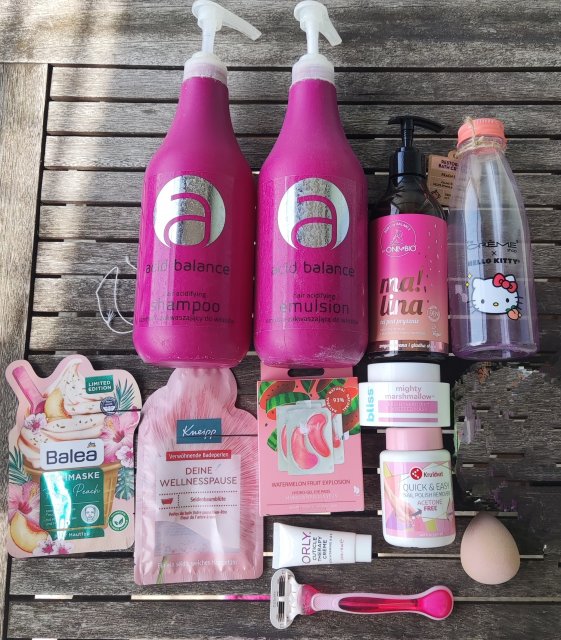 akcja denkowanie! grudzień - kosmetyki w świątecznych opakowaniach i świątecznych kolorach 🎄❄️⛄🎀🎁🎅