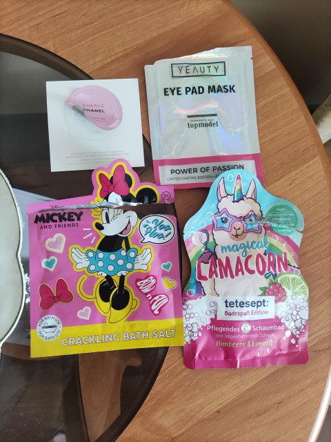 akcja denkowanie! grudzień - kosmetyki w świątecznych opakowaniach i świątecznych kolorach 🎄❄️⛄🎀🎁🎅