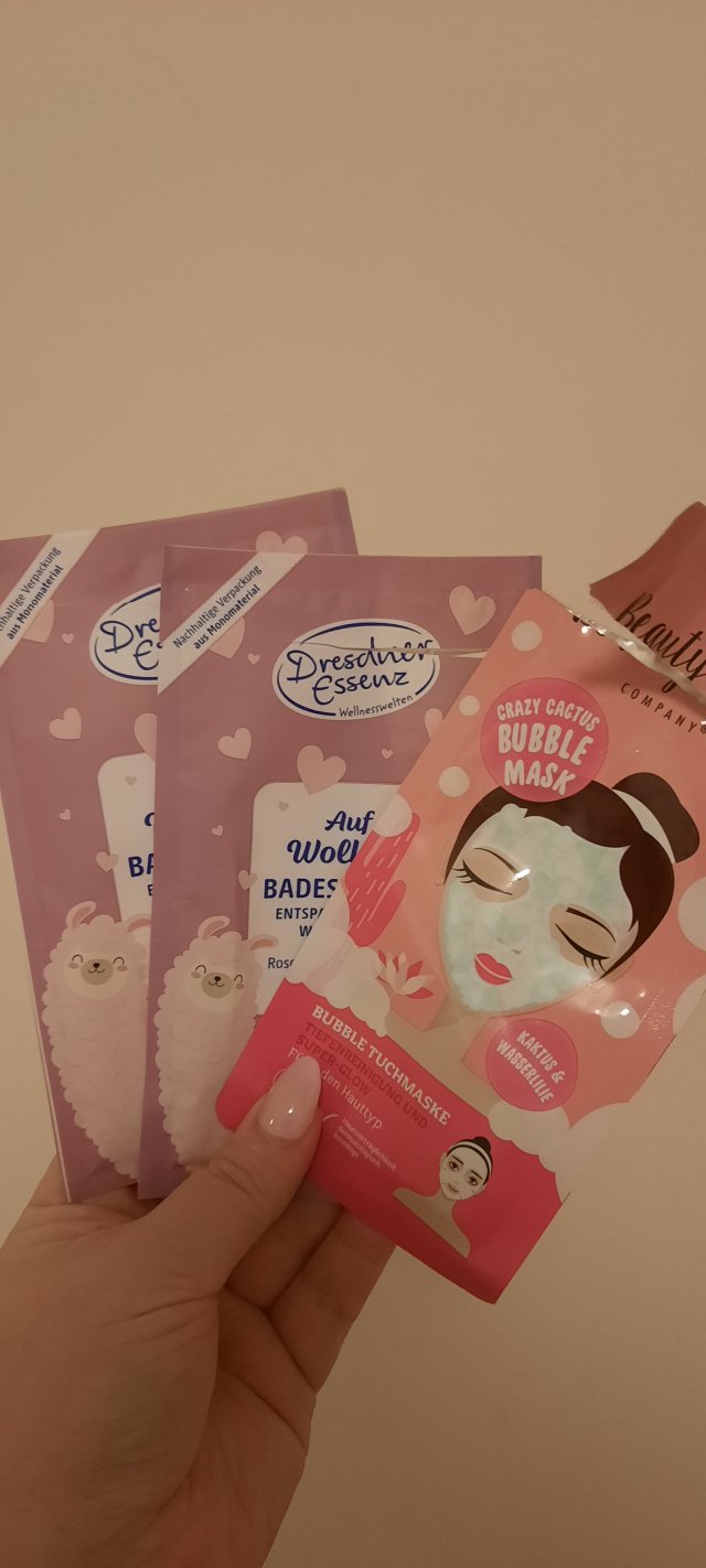 akcja denkowanie! grudzień - kosmetyki w świątecznych opakowaniach i świątecznych kolorach 🎄❄️⛄🎀🎁🎅