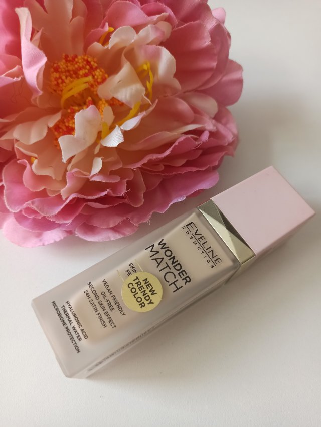 Eveline Wonder Match, Skin Absolute Perfection Foundation, Podkład do twarzy, Dopasowujący się, nr 016 Light Beige