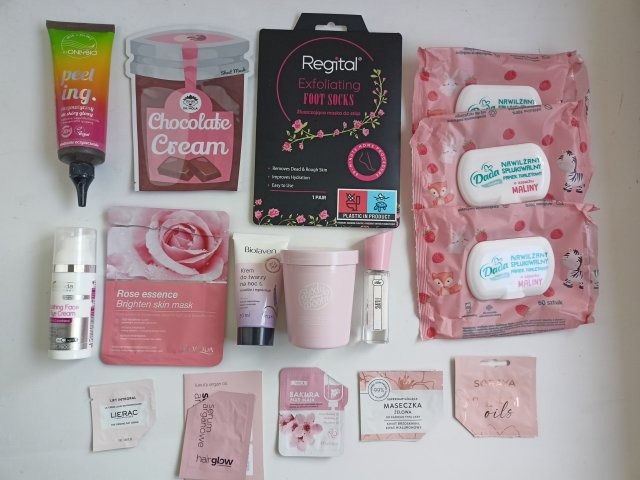 akcja denkowanie! grudzień - kosmetyki w świątecznych opakowaniach i świątecznych kolorach 🎄❄️⛄🎀🎁🎅