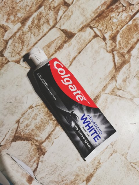 Colgate Pasta do zębów, Advanced White, Charcoal