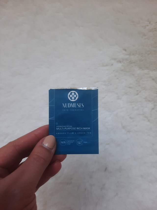 akcja denkowanie! grudzień - kosmetyki w świątecznych opakowaniach i świątecznych kolorach 🎄❄️⛄🎀🎁🎅