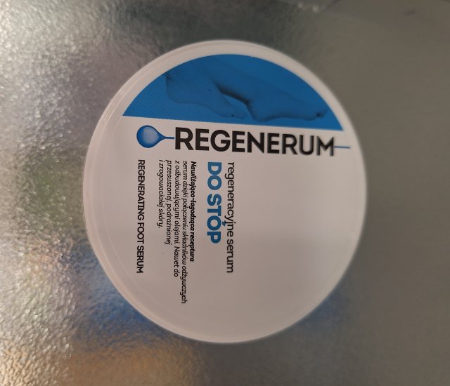 Regenerum Regeneracyjne serum do stóp, Nawilżająco-łagodząca receptura