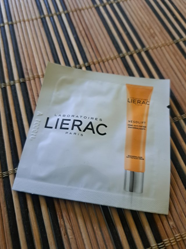 Lierac Mesolift, Remineralizujący krem przeciw oznakom starzenia, zmęczenia