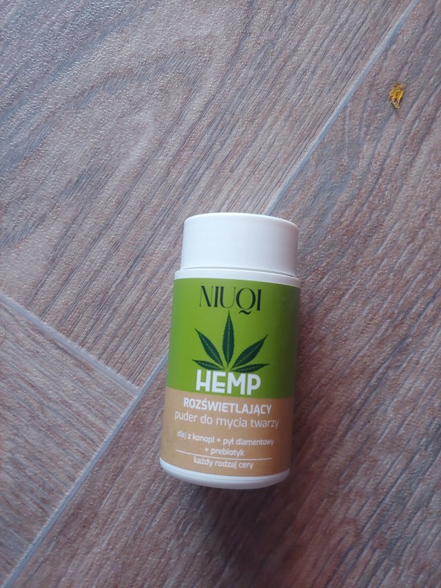 NIUQI Hemp, Puder do mycia twarzy, Rozświetlający, Olej z konopii
