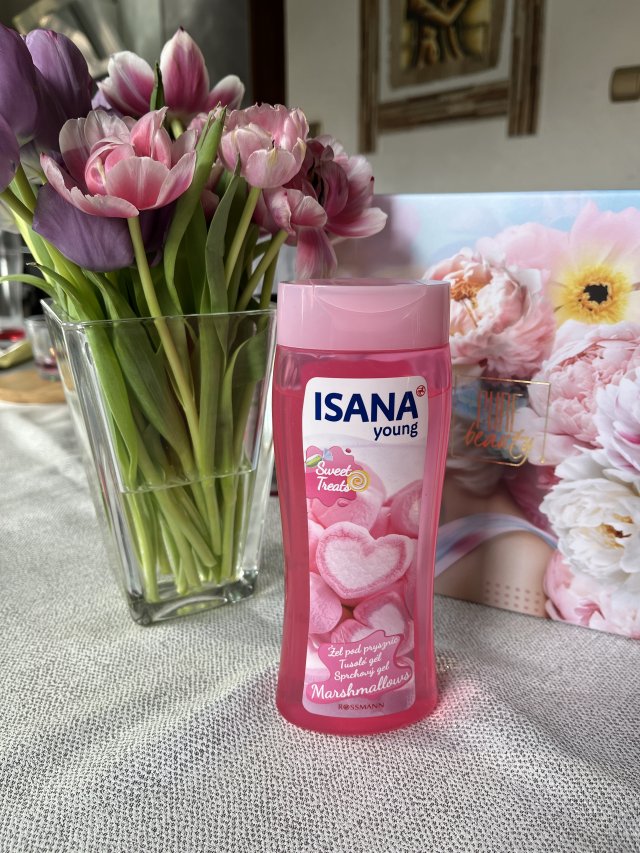 Isana Young, Sweet Trests, Marshmallows, żel pod prysznic 