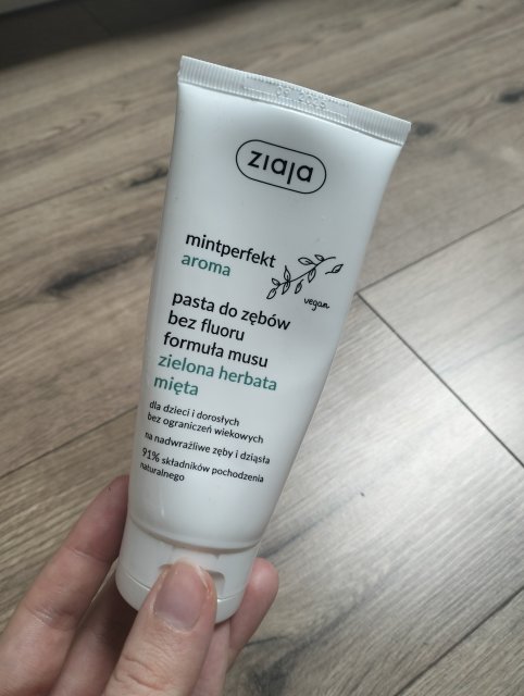 Ziaja Mintperfekt Aroma, Mus do mycia i higieny zębów, Zielona herbata Mięta, na nadwrażliwe zęby i dziąsła