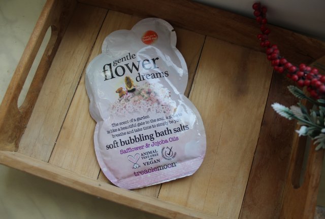 Treaclemoon Sól do kąpieli, Gentle Flower Dreams, Safflower & Jojoba Oils