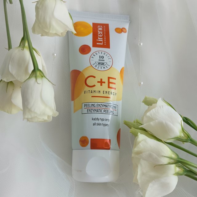 Lirene Witaminowy peeling enzymatyczny C+E