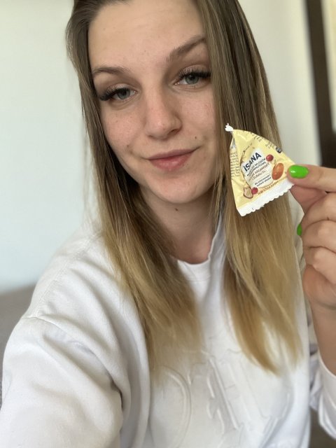 Jednominutowa maska do włosów z olejkiem arganowym i żurawiną, Isana 