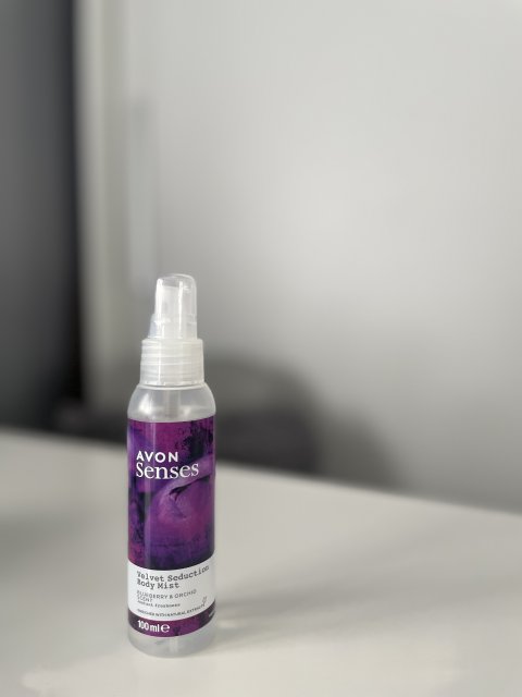 Avon Senses, Mgiełka do ciała, Velvet Seduction, Blueberry & Orchid Scent