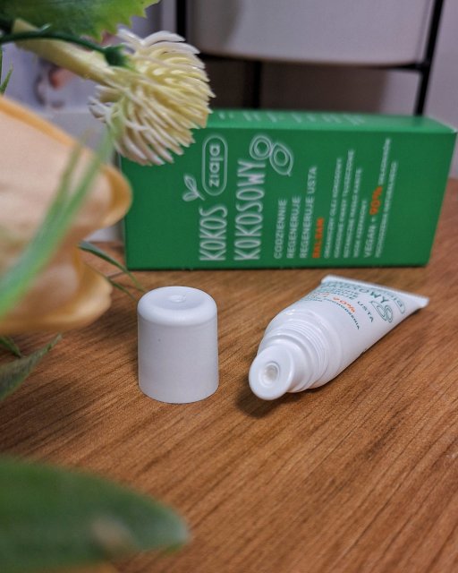 Ziaja Kokosowy Kokos, Regenerujący balsam do ust