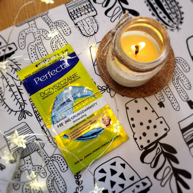 Perfecta Peeling do twarzy, Gruboziarnisty, Głęboko oczyszcza, Redukuje nadmiar sebum i wygładza