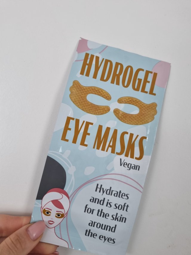 akcja denkowanie! grudzień - kosmetyki w świątecznych opakowaniach i świątecznych kolorach 🎄❄️⛄🎀🎁🎅