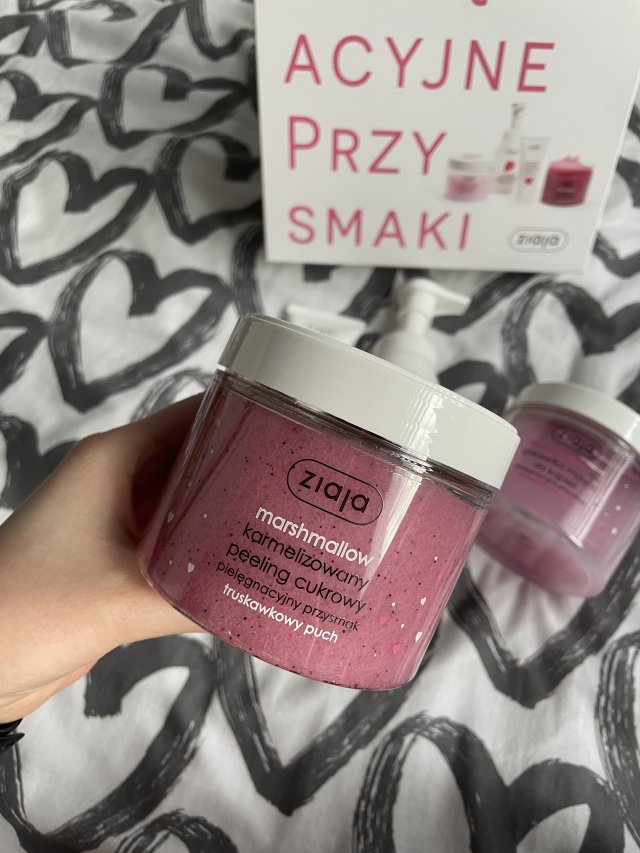 Ziaja Pielęgnacyjny Przysmak, Marshmallow, Peeling do ciała cukrowy, Karmelizowany, Truskawkowy puch