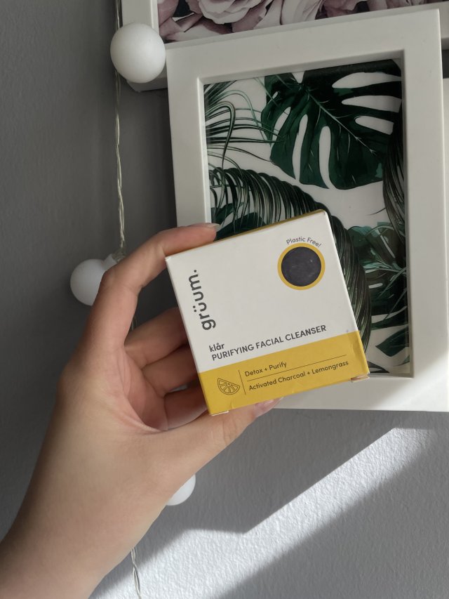 Grüum Mydło do mycia twarzy, Purifying Charcoal Cleansing Bar