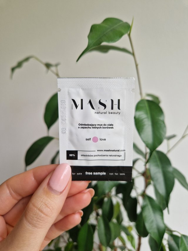 Mash Natural Beauty Mus do ciała, Odmładzający, O zapachu leśnych borówek