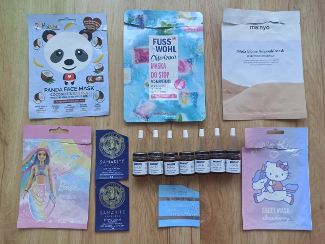 Denkowanie część druga :) Grudzień, kosmetyki w świątecznych opakowaniach lub w świątecznych kolorach: czerwonym, zielonym i złotym 