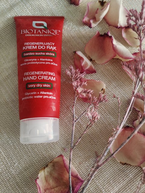 Biotaniqe Krem do rąk, Regenerujący, Bardzo sucha skóra 