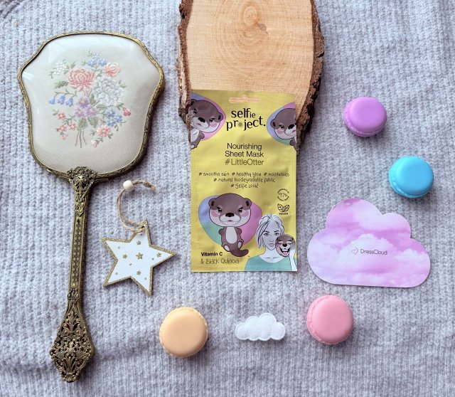 Selfie Project Maseczka do twarzy na tkaninie, Odżywcza, #LittleOtter, Vitamin C & Black Quinoa 