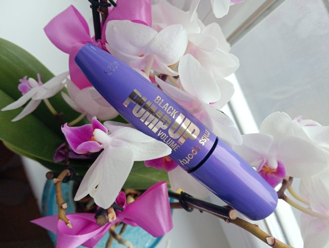 Miss Sporty Pump Up Booster Mascara, Pogrubiający tusz do rzęs