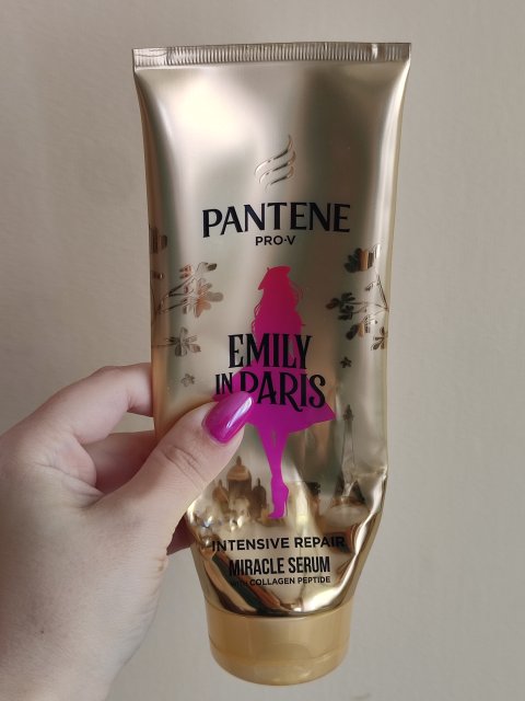 Denkowanie część druga :) Grudzień, kosmetyki w świątecznych opakowaniach lub w świątecznych kolorach: czerwonym, zielonym i złotym 