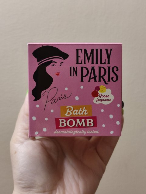 Denkowanie część druga :) Grudzień, kosmetyki w świątecznych opakowaniach lub w świątecznych kolorach: czerwonym, zielonym i złotym 