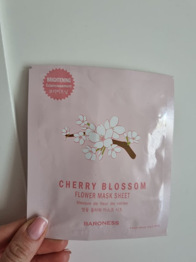 Denkowanie część druga :) Grudzień, kosmetyki w świątecznych opakowaniach lub w świątecznych kolorach: czerwonym, zielonym i złotym 