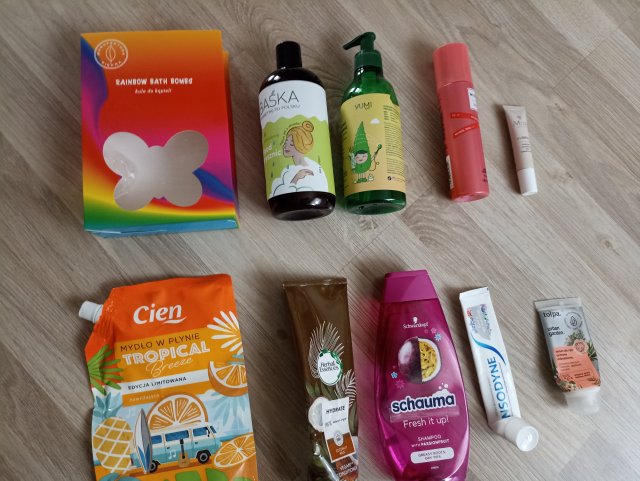 Kwietniowe denko, FlosLek, Baśka, Sensodyne, Schauma, Mexx