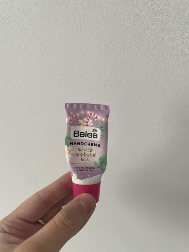 Denkowanie część druga :) Grudzień, kosmetyki w świątecznych opakowaniach lub w świątecznych kolorach: czerwonym, zielonym i złotym 