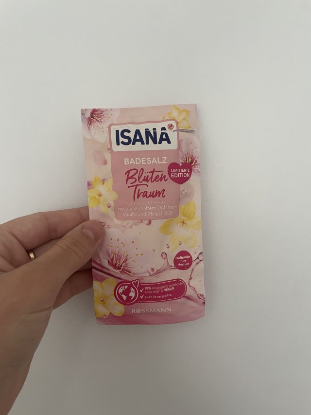 Denkowanie część druga :) Grudzień, kosmetyki w świątecznych opakowaniach lub w świątecznych kolorach: czerwonym, zielonym i złotym 