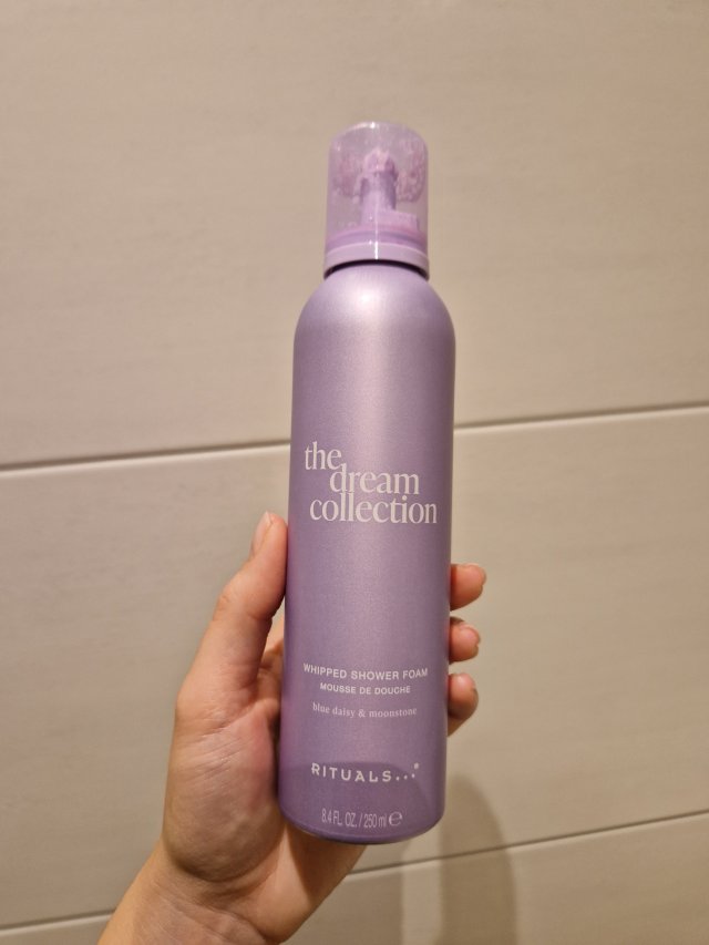 Denkowanie część druga :) Grudzień, kosmetyki w świątecznych opakowaniach lub w świątecznych kolorach: czerwonym, zielonym i złotym 