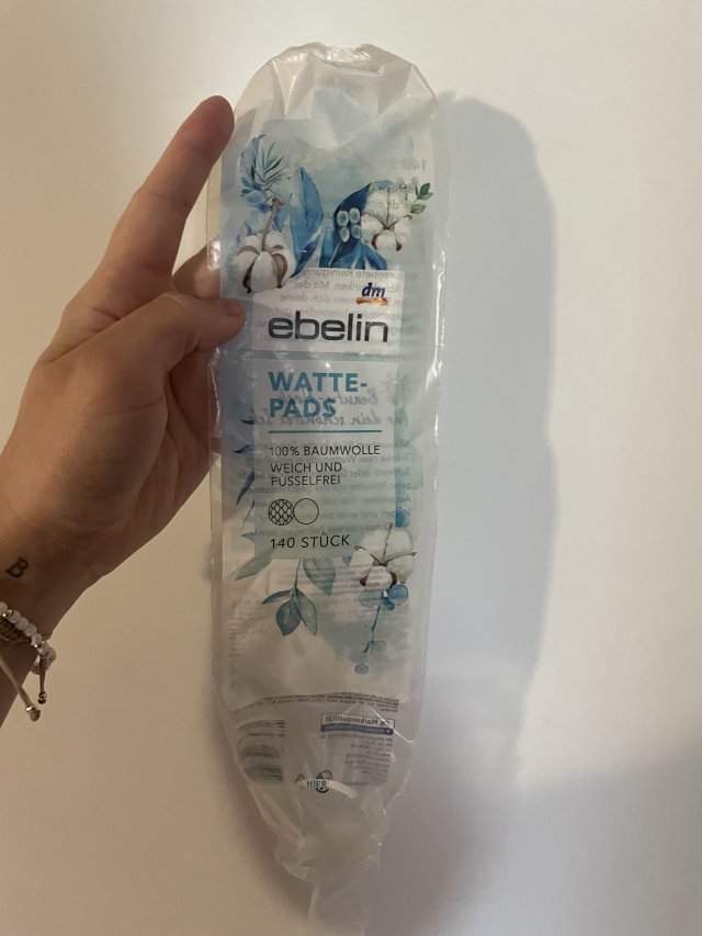 Denkowanie część druga :) Grudzień, kosmetyki w świątecznych opakowaniach lub w świątecznych kolorach: czerwonym, zielonym i złotym 