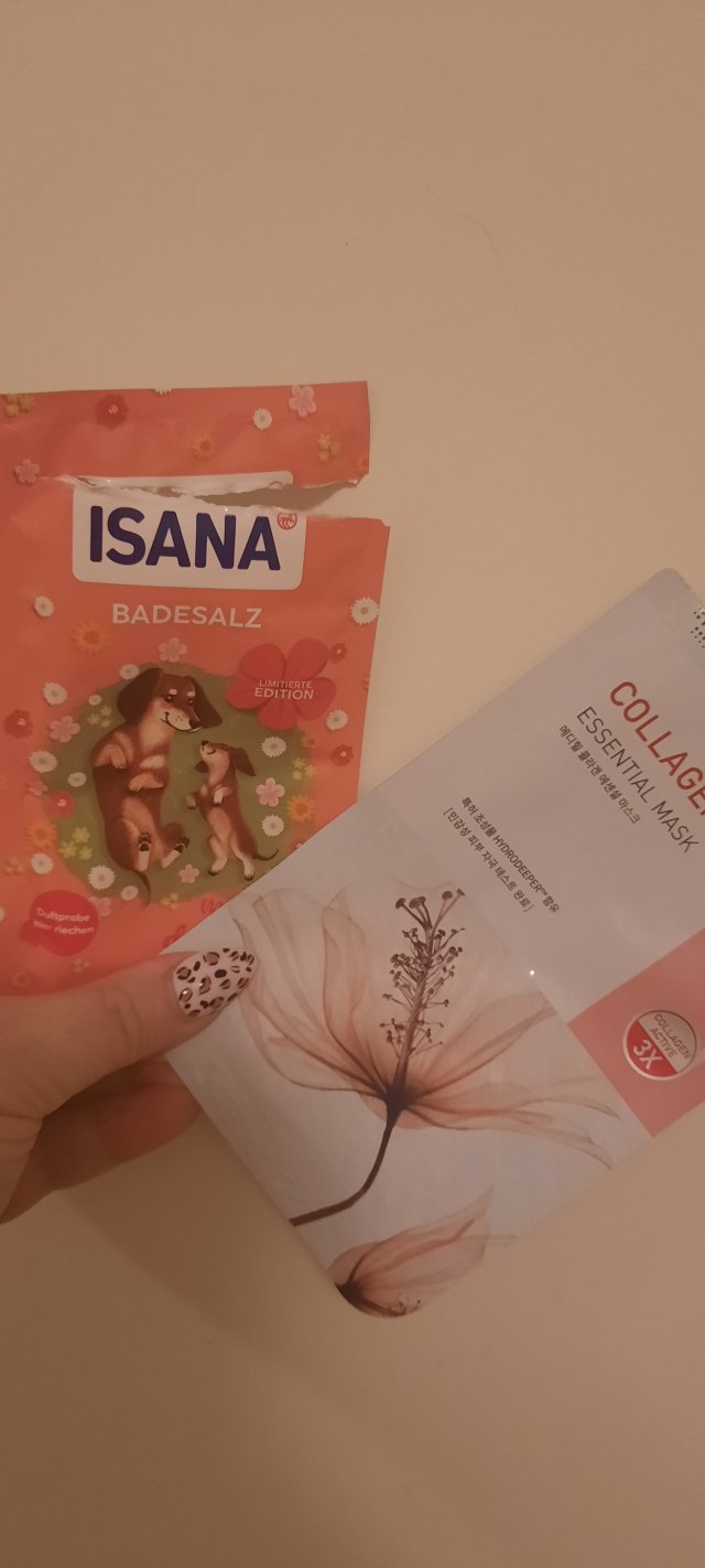 Denkowanie część druga :) Grudzień, kosmetyki w świątecznych opakowaniach lub w świątecznych kolorach: czerwonym, zielonym i złotym 