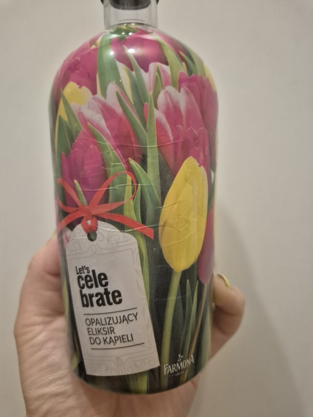 Denkowanie część druga :) Grudzień, kosmetyki w świątecznych opakowaniach lub w świątecznych kolorach: czerwonym, zielonym i złotym 