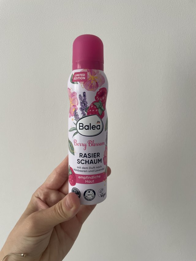 Denkowanie część druga :) Grudzień, kosmetyki w świątecznych opakowaniach lub w świątecznych kolorach: czerwonym, zielonym i złotym 