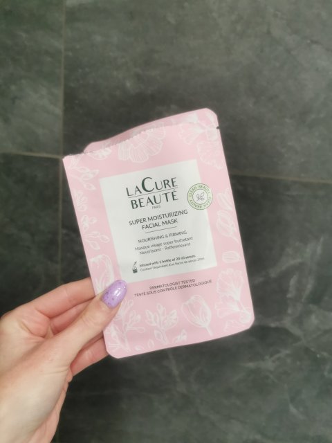 Denkowanie część druga :) Grudzień, kosmetyki w świątecznych opakowaniach lub w świątecznych kolorach: czerwonym, zielonym i złotym 