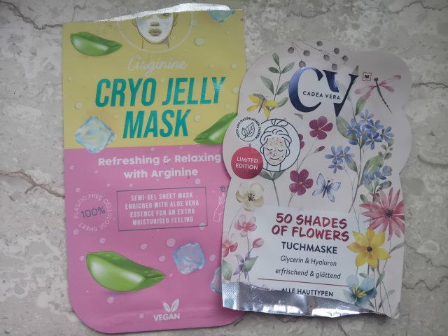 Denkowanie część druga :) Grudzień, kosmetyki w świątecznych opakowaniach lub w świątecznych kolorach: czerwonym, zielonym i złotym 