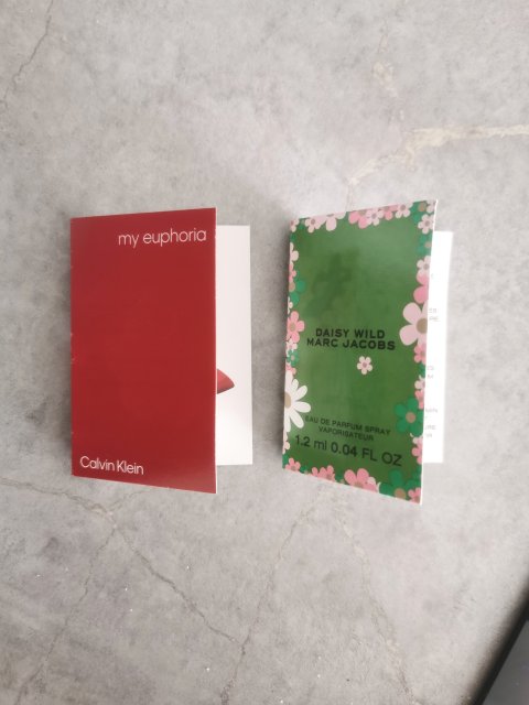 Denkowanie część druga :) Grudzień, kosmetyki w świątecznych opakowaniach lub w świątecznych kolorach: czerwonym, zielonym i złotym 