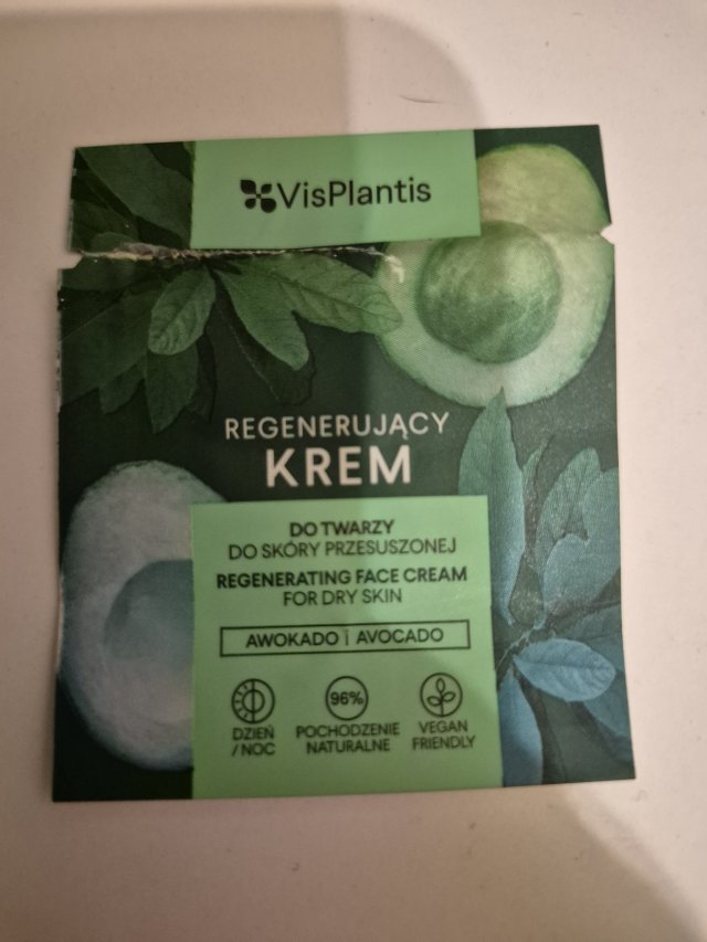 Denkowanie część druga :) Grudzień, kosmetyki w świątecznych opakowaniach lub w świątecznych kolorach: czerwonym, zielonym i złotym 