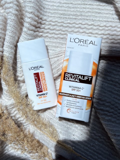 L'Oréal Revitalift Clinical, Krem do twarzy, Rozświetlajacy, Na dzień, Z witaminą C i SPF50
