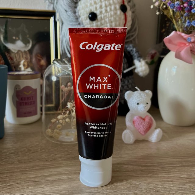 Colgate Pasta do zębów, Max White, Charcoal