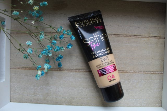 Eveline Selfie Time, Foundation & Concealer, Podkład-korektor do twarzy 2 w 1, Kryjąco-nawilżający, 04 Natural