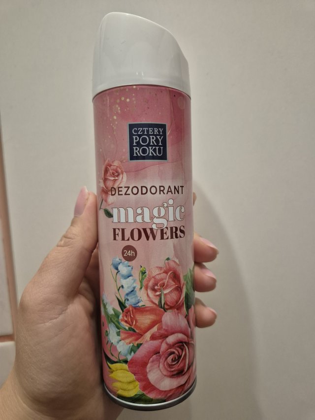 Denkowanie część druga :) Grudzień, kosmetyki w świątecznych opakowaniach lub w świątecznych kolorach: czerwonym, zielonym i złotym 