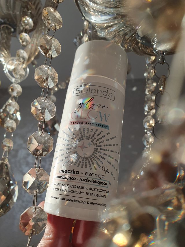 Bielenda Glaze & Glow, Glazed Skin Effect, mleczko - esencja do twarzy nawilżająco - rozświetlająca 