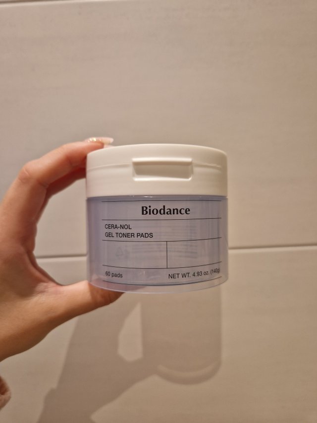 Denkowanie część druga :)  Maj, miesiąc pełen kwiatów czyli zużywamy opakowania z motywem kwiatowym i kolorze fioletu 💜, bieli 🤍 i niebieskiego 💙 💐