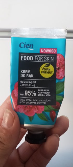 Denkowanie część druga :)  Maj, miesiąc pełen kwiatów czyli zużywamy opakowania z motywem kwiatowym i kolorze fioletu 💜, bieli 🤍 i niebieskiego 💙 💐
