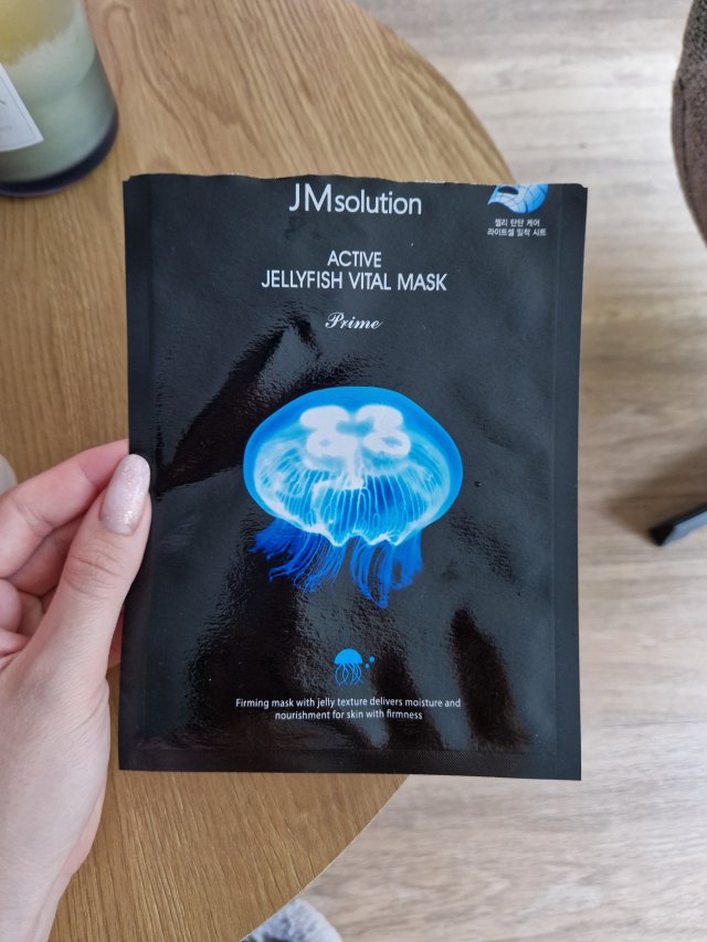 Denkowanie część druga :)  Maj, miesiąc pełen kwiatów czyli zużywamy opakowania z motywem kwiatowym i kolorze fioletu 💜, bieli 🤍 i niebieskiego 💙 💐
